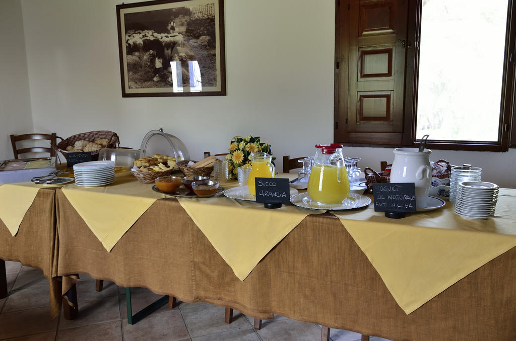 Agriturismo Guthiddai Ольєна Екстер'єр фото